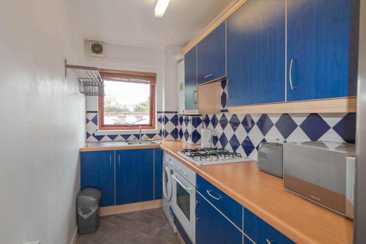 Park Lets Apartment Дъмбартън Екстериор снимка